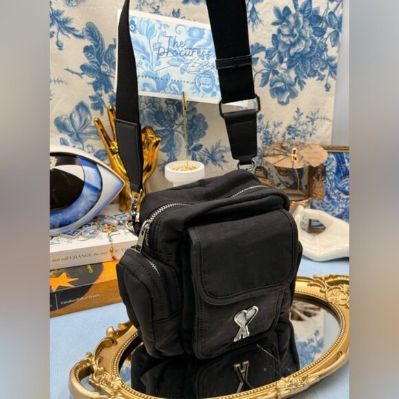 🆕 AMI 🧿 NWOT Tonal Heart Crossbody Pocket Bag - Picture 2 of 16